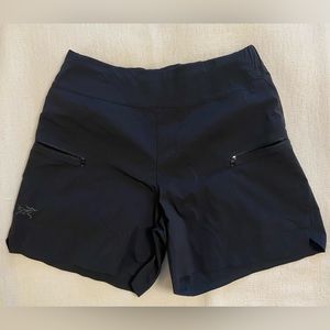 Arc’teryx Women’s Aestas shorts 5.5” sz 6.